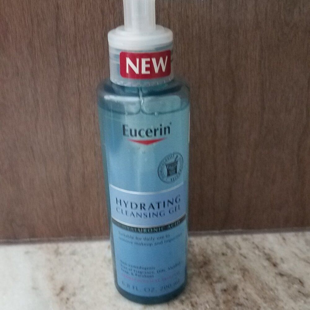 Eucerin Hydrating Cleansing Gel sealed unisex